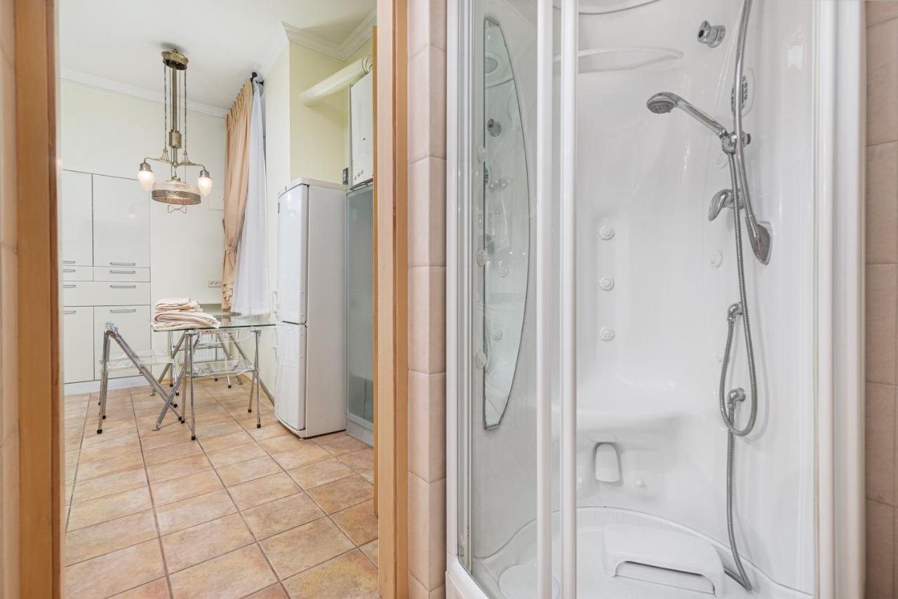Grecheskaya Street Art Apartment Odessa Exterior foto